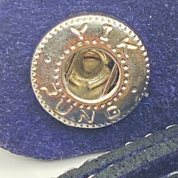 NWOT YIK FUNG Suede Wrap Around Bracelet Multi-Stranded Crystals Dark Blue Snaps - Picture 7 of 9